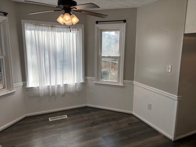 Photo - 404 Lake Front Dr