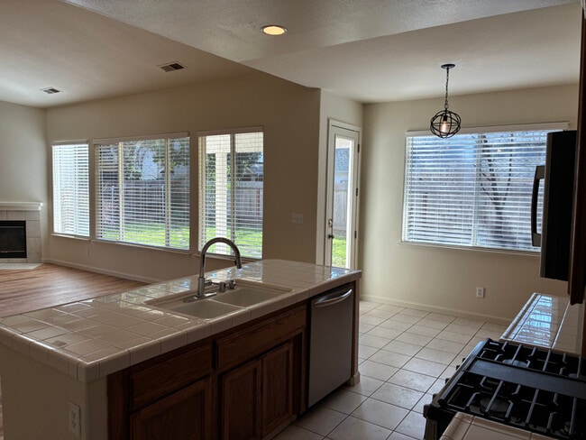 Photo - 2555 E Houston Ave