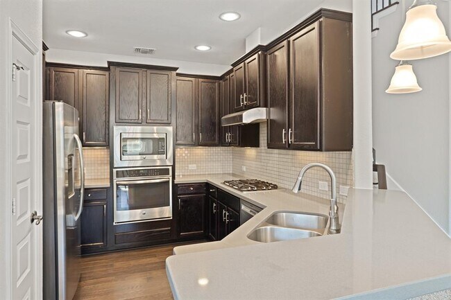 Photo - 506 Hummingbird Ln