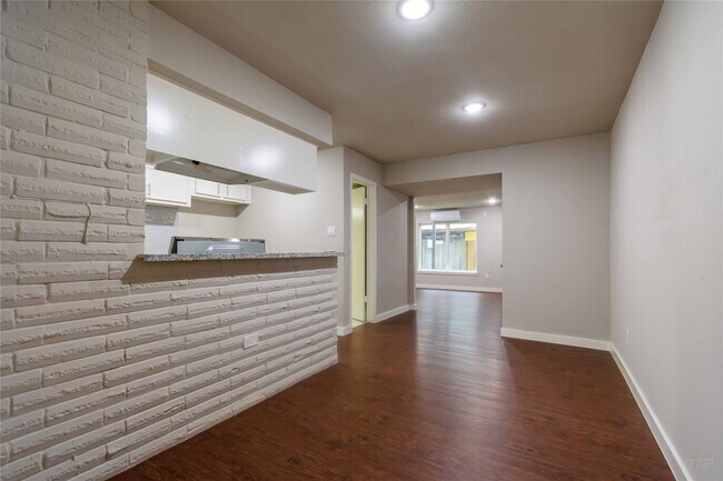 Photo - 11927 Beechnut St Unidad True