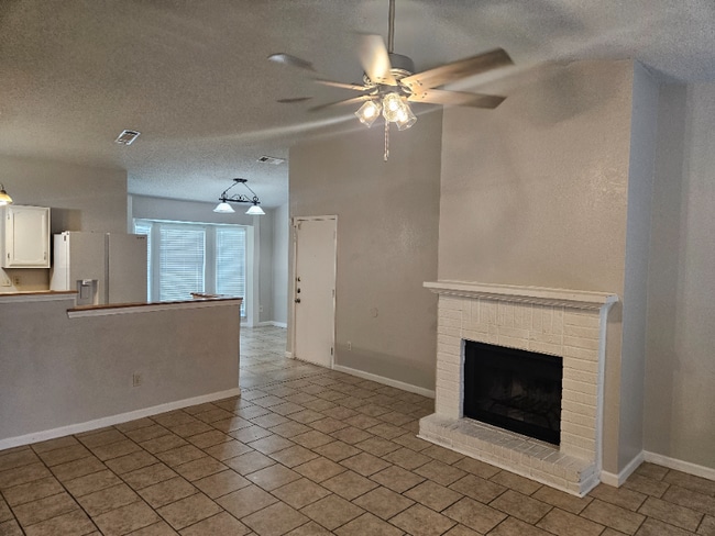 Photo - 1608 Bobby Lee Dr