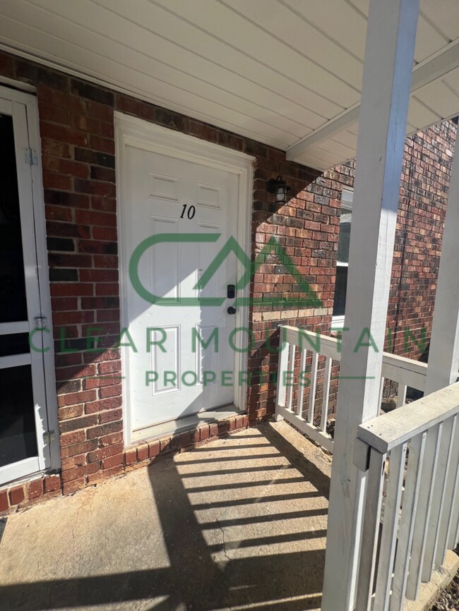 **AVAILABLE NOW** Renovated 2 Bedroom / 1 ... - **AVAILABLE NOW** Renovated 2 Bedroom / 1 ... House