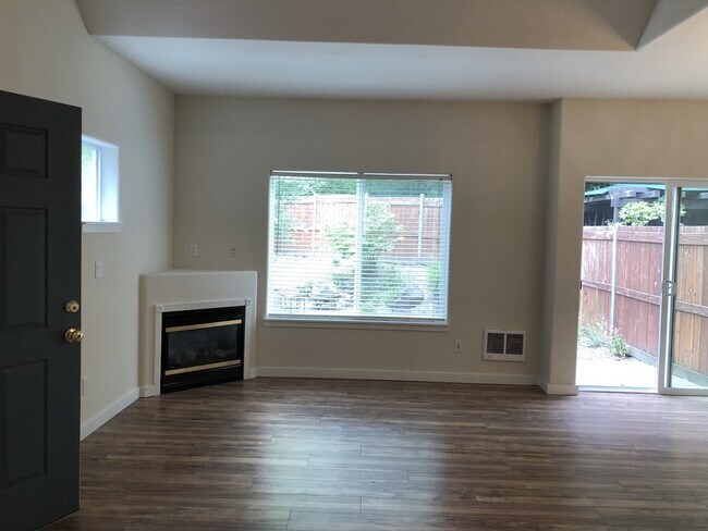 Photo - Beautiful Townhouse in Prime Tigard Locati...
