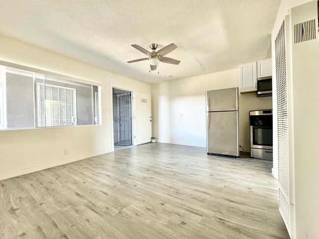 Building Photo - 510 W 87th St Unit 215 Rental