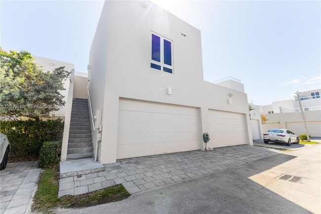 Photo - 6440 NW 103rd Psge Unidad Rear