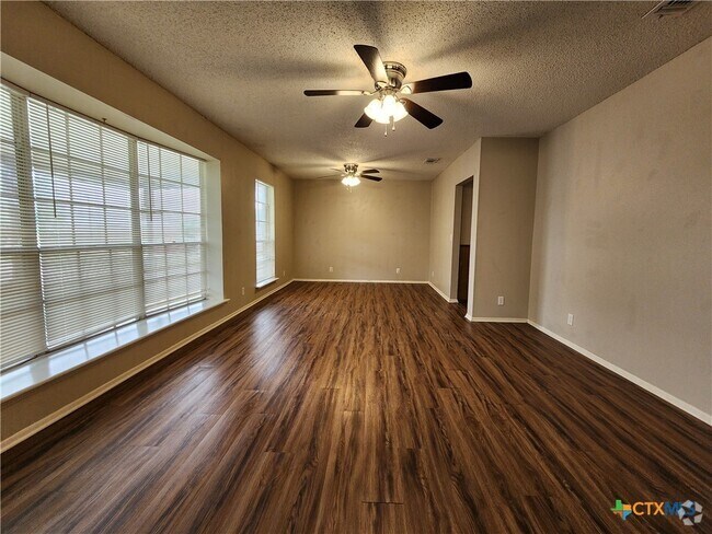 Building Photo - 1480 W Klein Rd Rental
