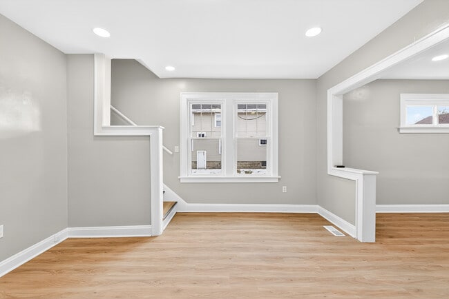 Photo - 1234 S Champion Ave