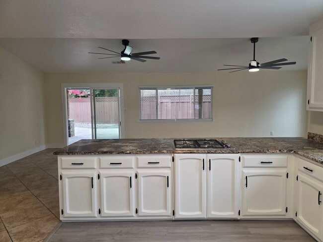 Photo - 1003 Walnutwood Ct