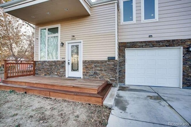 Building Photo - Updated Contemporary Designed Home! Great ...