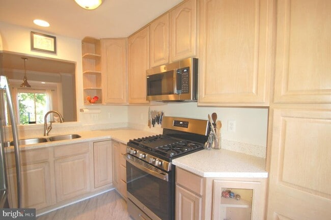 Photo - 539 Tschiffely Square Rd