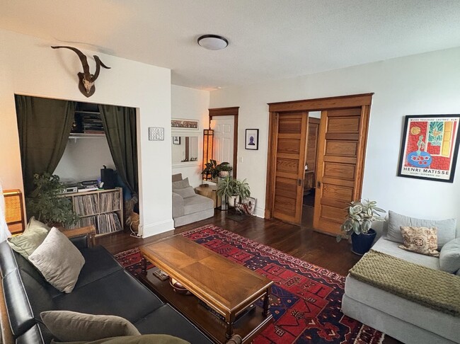 3453 Woodburn Ave Unit 2