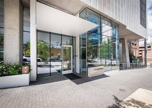 Photo - 313 W 17th St Unit 1803