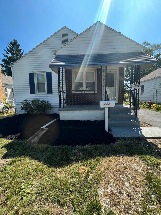 Building Photo - 272 S Weyant Ave