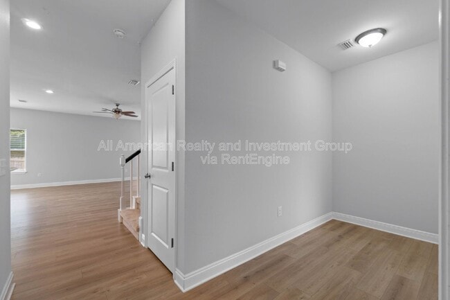Photo - 181 Johnson Ct