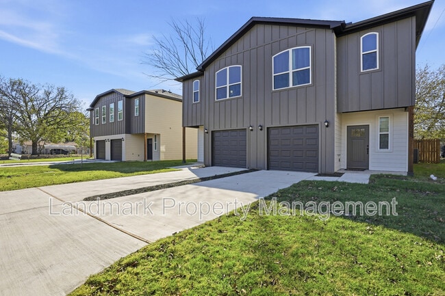 Photo - 303 Eastland St Unit A