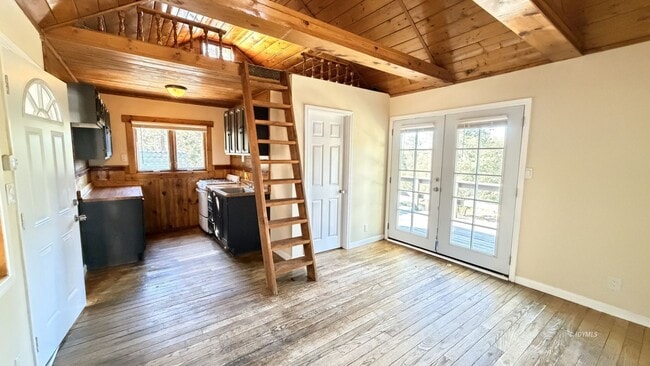 Photo - Loft Cabin in Pine Cove