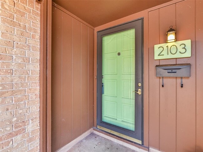 Photo - 2103 Falcon Hill Dr