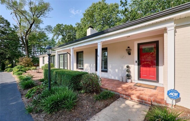 Photo - 1011 Warson Rd
