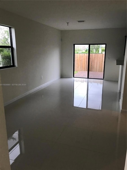 Photo - 8806 NW 103rd Ave