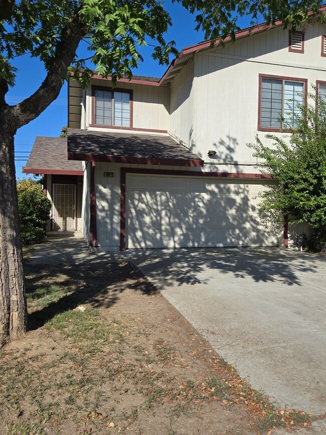 Building Photo - glenridge1921/1923 - 6/$395/10 - A Unit 1923