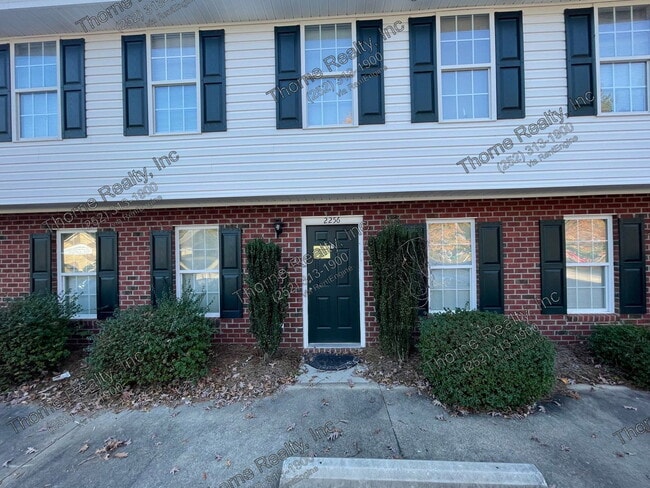 Photo - 2256 Sherwood Ave