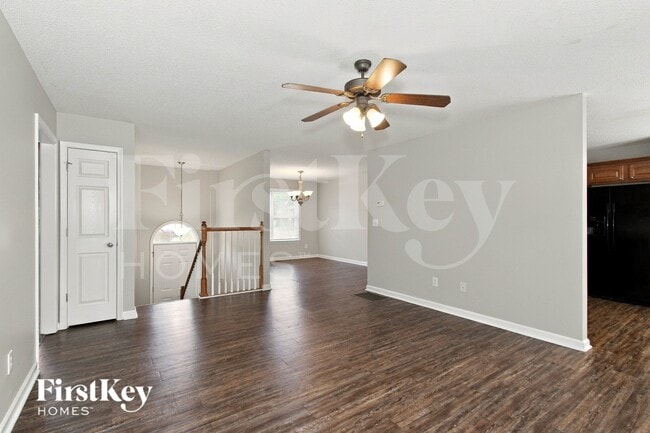 1011 Hickory Cir