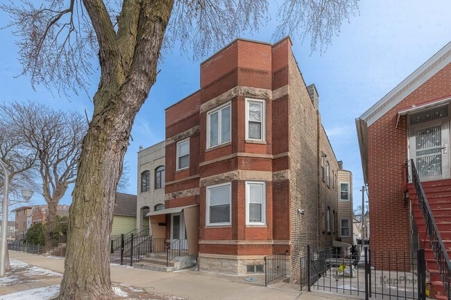 Photo - 2821 S Emerald Ave Unit 2R