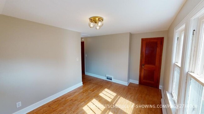 Photo - 905 Lee St Unit 2