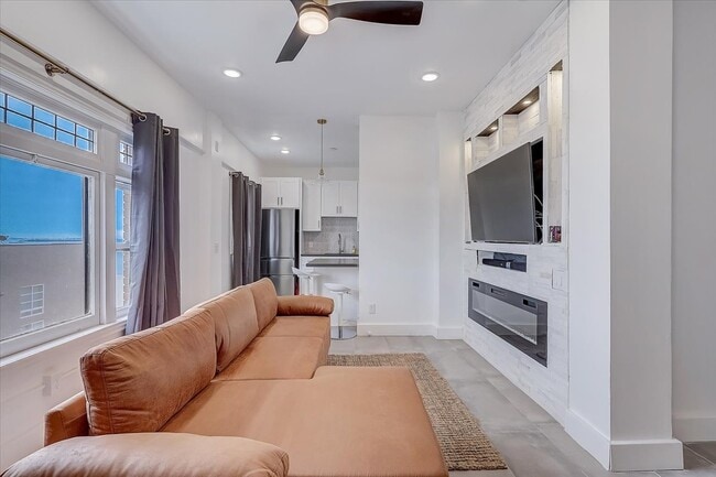 Open Floor - 1030 E Ocean Blvd Unit 605