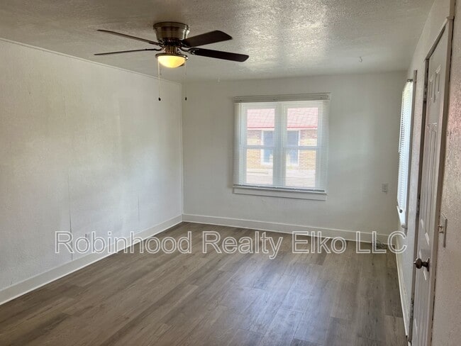 Photo - 641 Cedar St