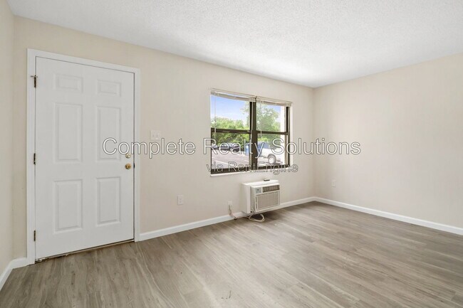Photo - 790 Country Aire Ct Unit 309