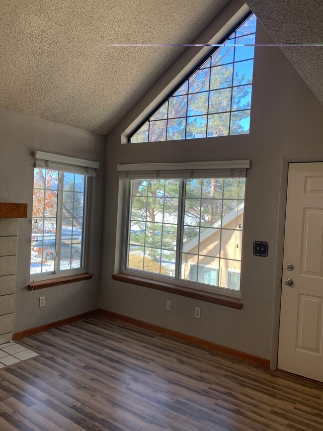 Photo - 5910 Gunbarrel Ave Unit E