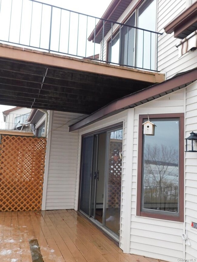 Photo - 729 Hewitt Ln