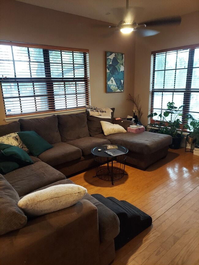 Photo - 605 3rd Ave S
