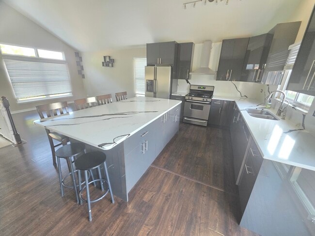 Photo - 302 Barton Ct