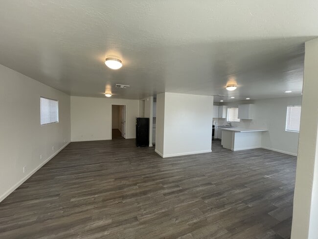 Photo - 620 Huskey Dr