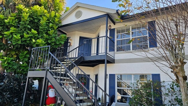 Building Photo - 2 Bedroom/2 Bathroom 2nd Floor Unit C205