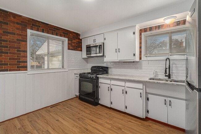 Photo - 24310 Rosemarie Ave