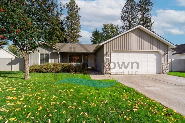 Building Photo - SHORT TERM LEASE ONLY (July 14 – Aug 31): 3 Bedroom 2 Bathroom Home with Attached 2 Car Garage Av...
