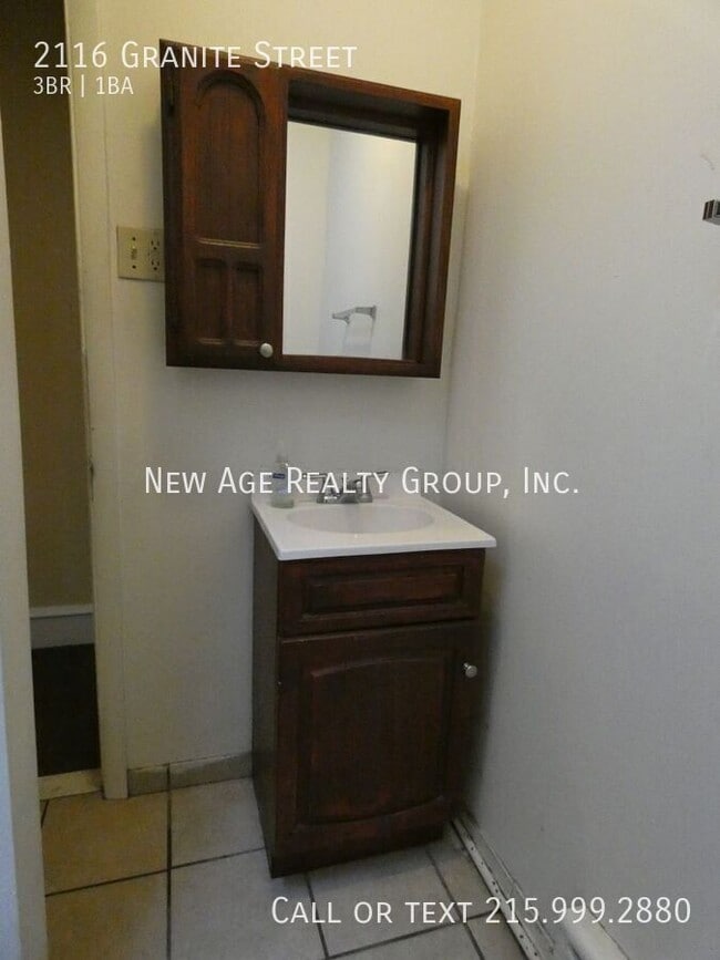 Photo - 2116 Granite St