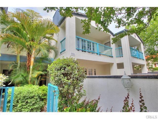 Building Photo - 3 bed 2.5 bath with 2 car garage with wate... Rental