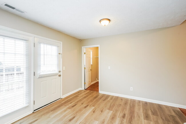 Photo - 202 Zenith Ct