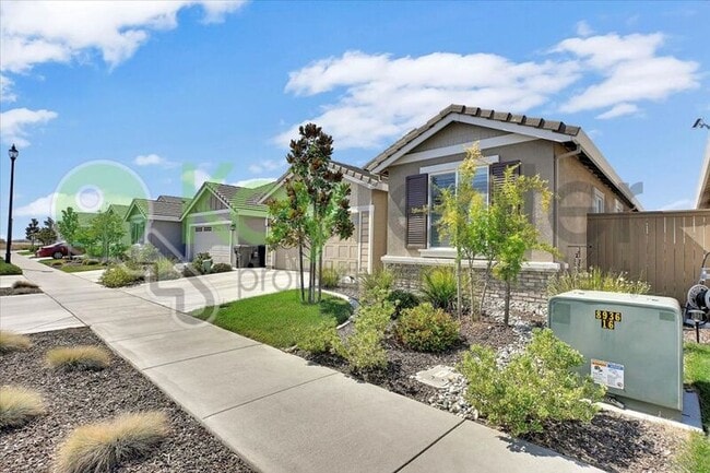 Photo - 4168 Gossamer St