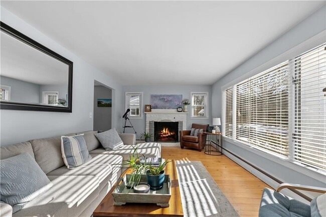 Building Photo - 84 Birchwood Dr