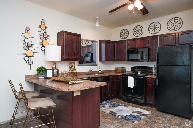 2BR, 2BA - 1093SF - Kitchen