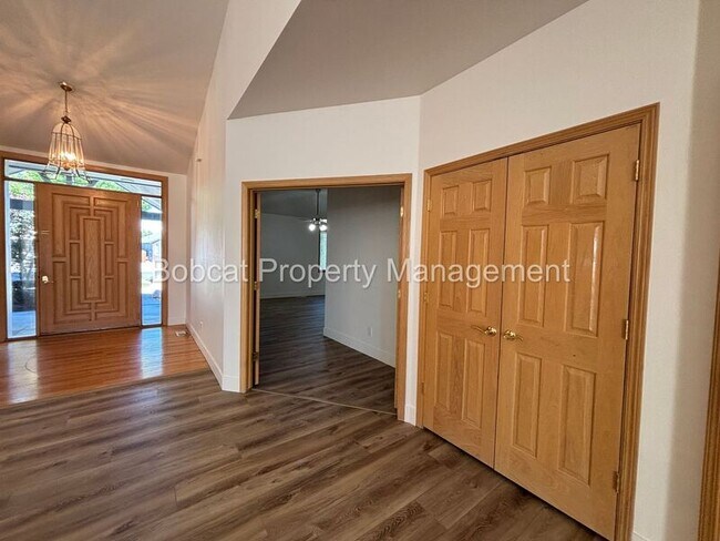 Photo - 1300 Bridle Way