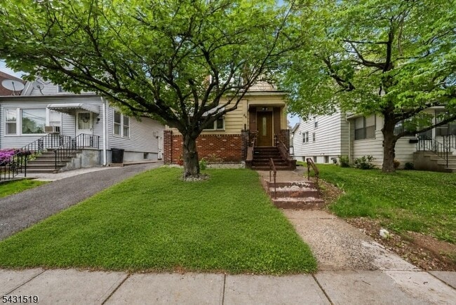 Building Photo - 86 Curie Ave Unit 1