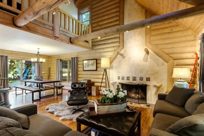 465 Sylvan Dr