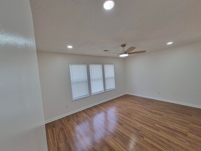 Photo - 5657 Heartwood Dr