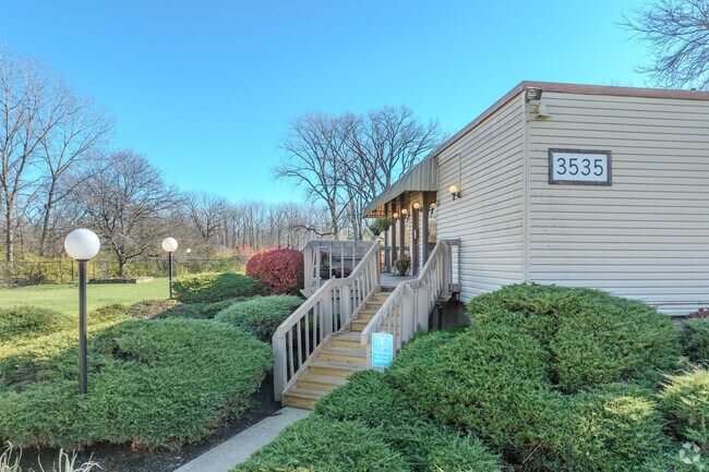Leasing Office